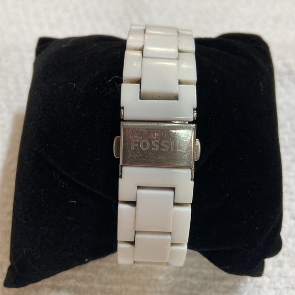 Fossil Chronograph in White Plastic w/Stones on Bezel - Picture 2 of 2